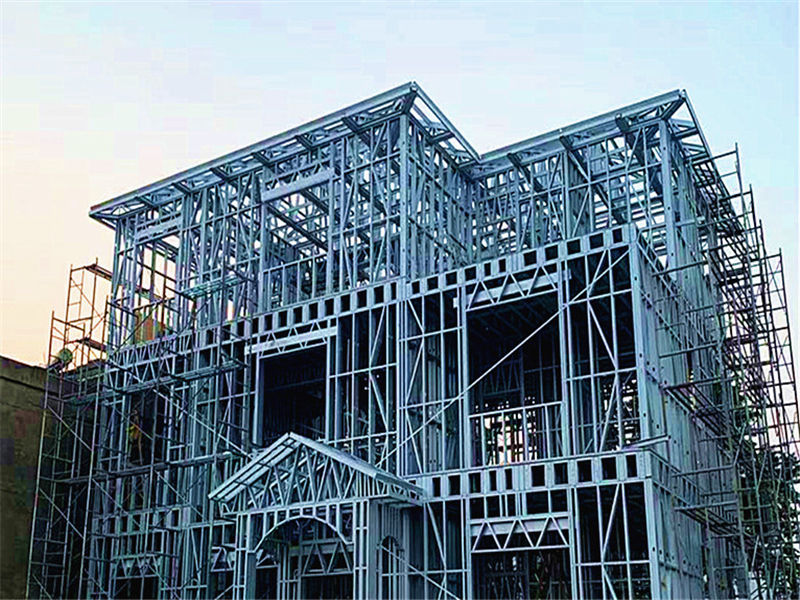 轻钢别墅在地震和自然灾害中的表现如何？