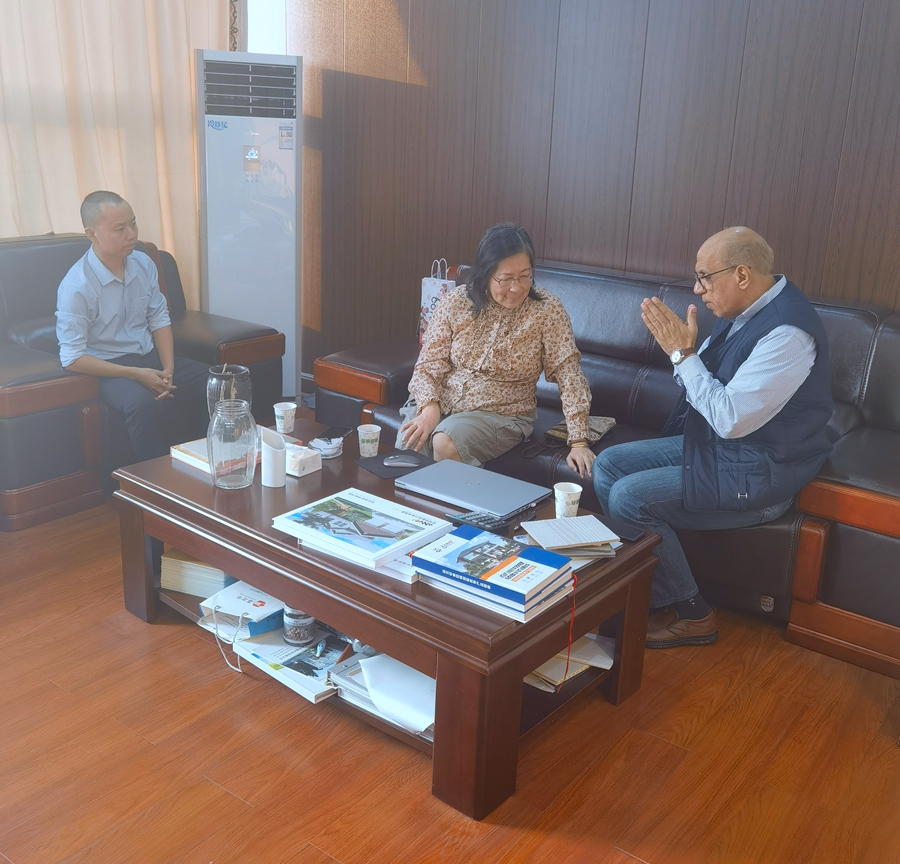 欢迎沙特业主到睿婕轻钢别墅工厂考察，洽谈合作！