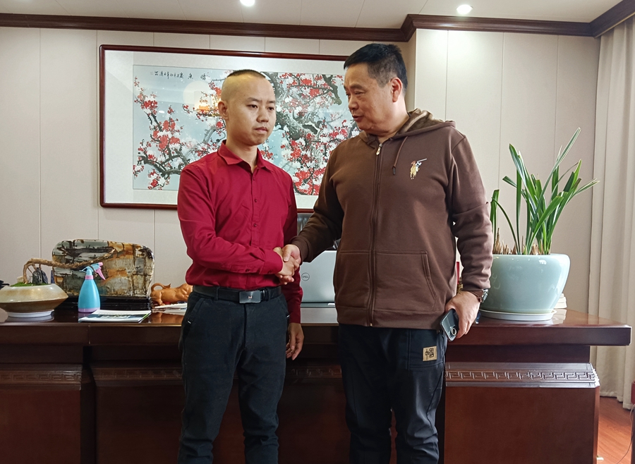 美国华侨进出口商会副会长考察睿婕工厂，计划共同开发美国轻钢房屋市场