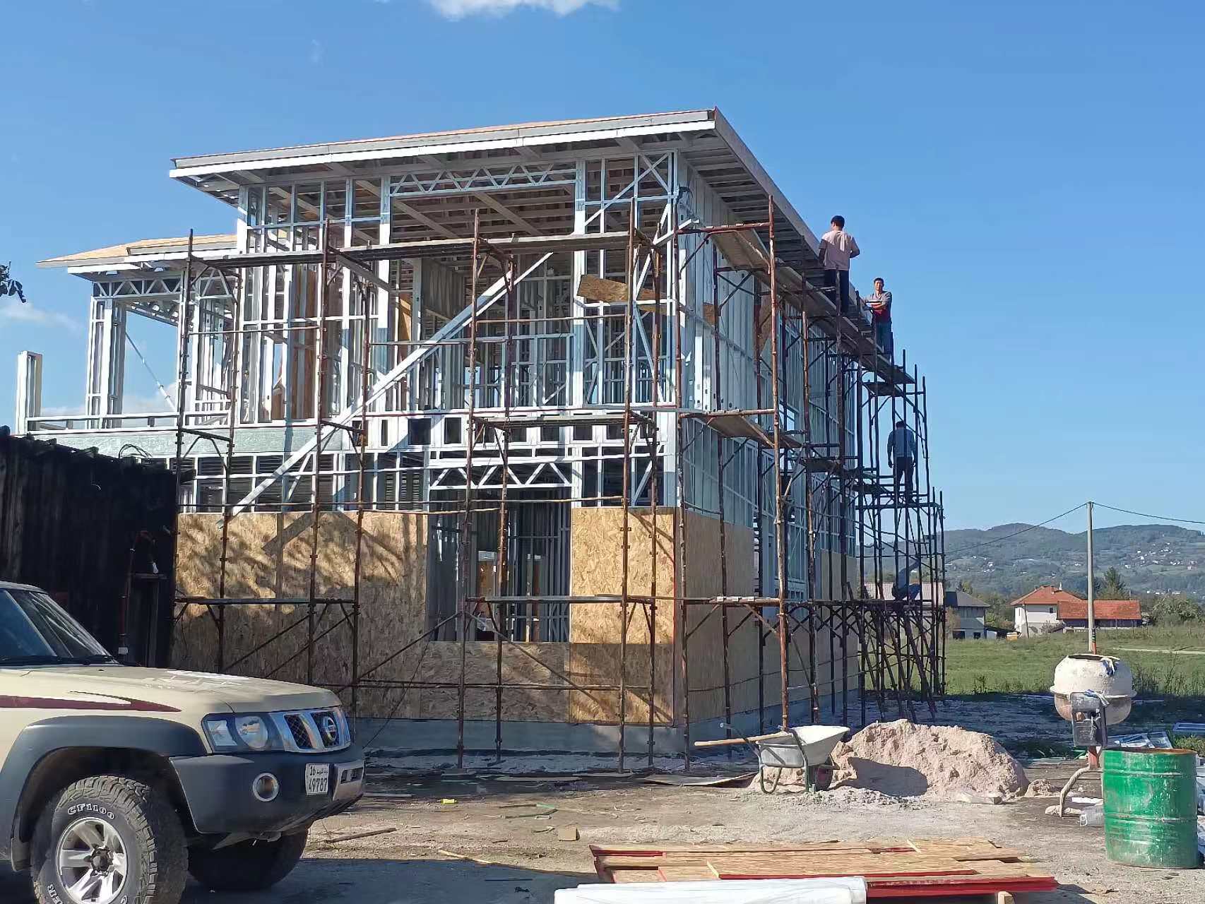 柬埔寨搭建的睿婕轻钢别墅现?。?）