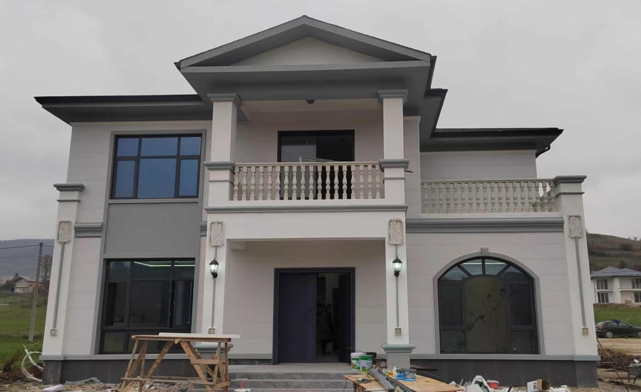 波黑轻钢别墅施工案例