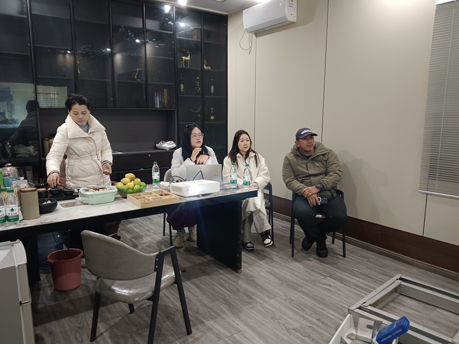 2025年2月15日文莱建筑代表考察睿婕轻钢别墅工厂 共探绿色建筑发展新机遇