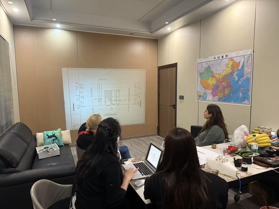 以色列客户来访睿婕轻钢别墅工厂,绿色建筑技术助力国际战略合作新突破!