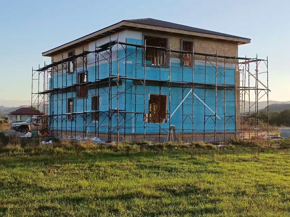 破冰者：严寒地区轻钢建筑保温设计的技术突围