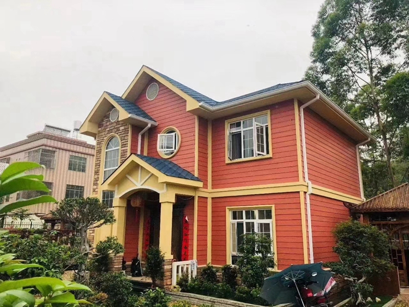 在山区搭建完工的轻钢别墅 在山区搭建完工的轻钢别墅